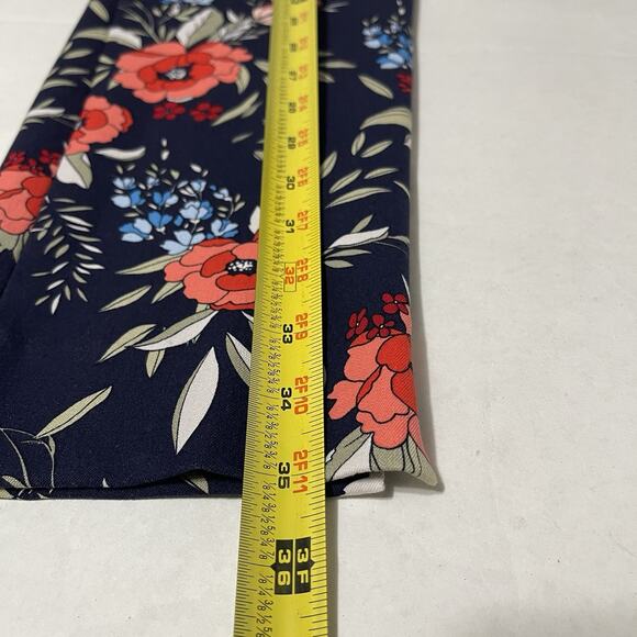 Lands End Pants Womens 8 Mid Rise Stretch Knit Blue White Floral Slim Leg - Picture 9 of 10
